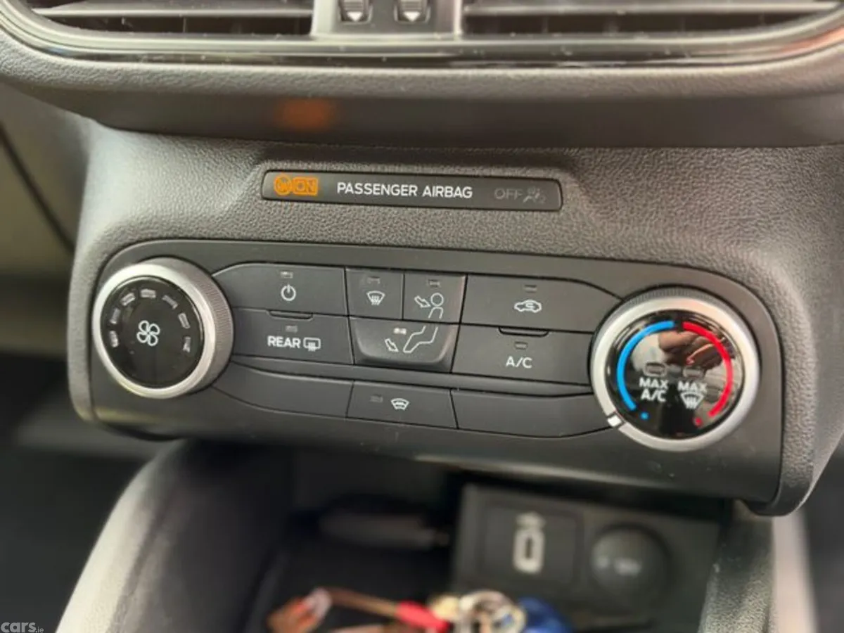 Ford Focus Hatchback, Diesel, 2020, Blue