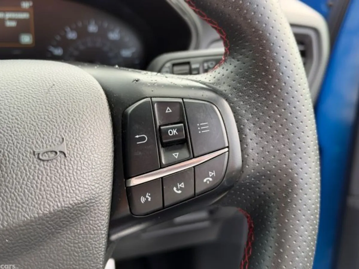 Ford Focus Hatchback, Diesel, 2020, Blue