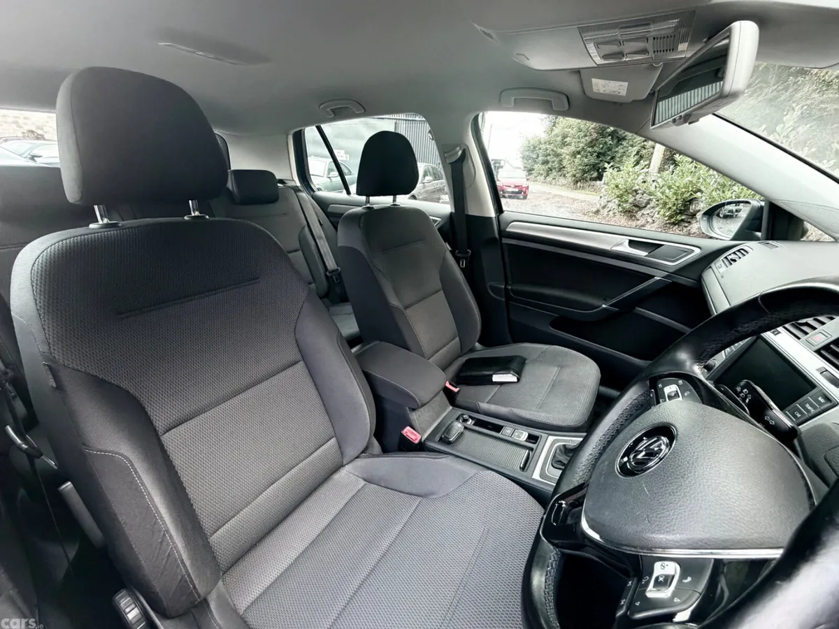 Volkswagen Golf Hatchback, Petrol, 2015, Blue