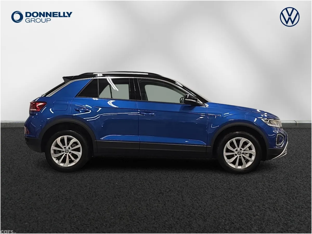 Volkswagen T-Roc Hatchback, Petrol, 2026, Blue