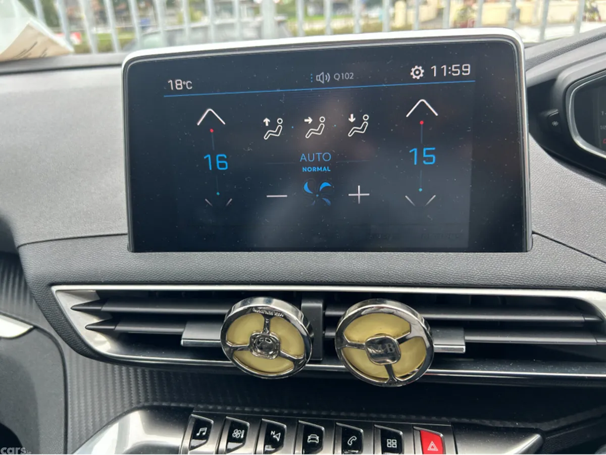 Peugeot 3008 MPV, Petrol, 2018, Black
