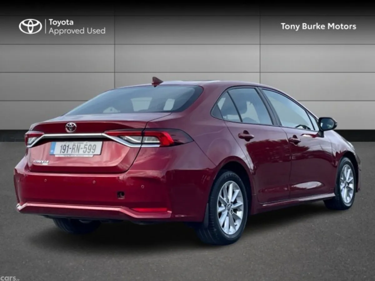 Toyota Corolla Saloon, Petrol, 2019, Red