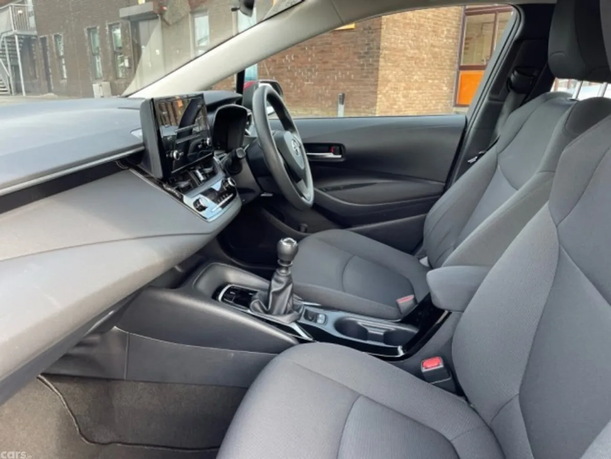 Toyota Corolla Saloon, Petrol, 2019, Red