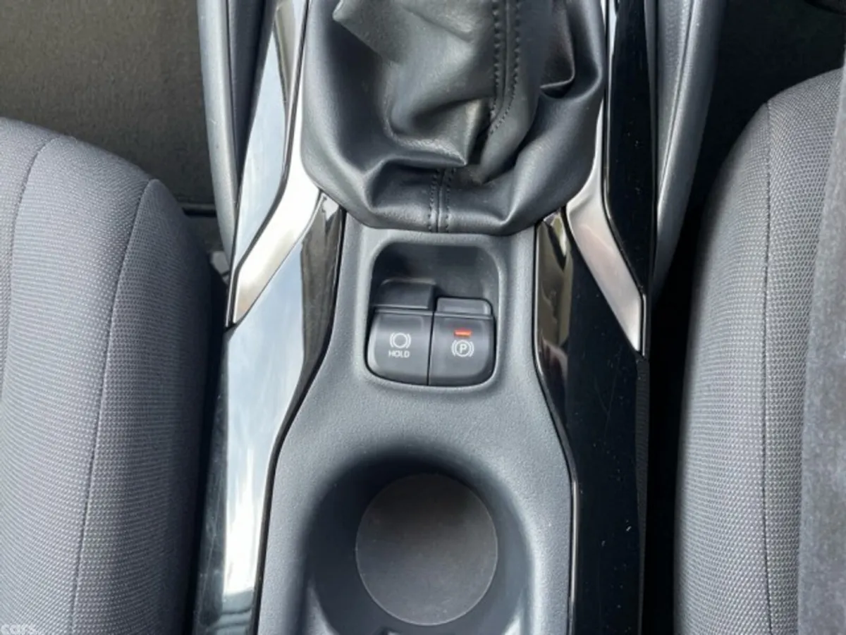 Toyota Corolla Saloon, Petrol, 2019, Red
