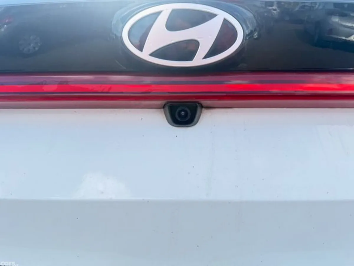 Hyundai i20 Hatchback, Petrol, 2024, White