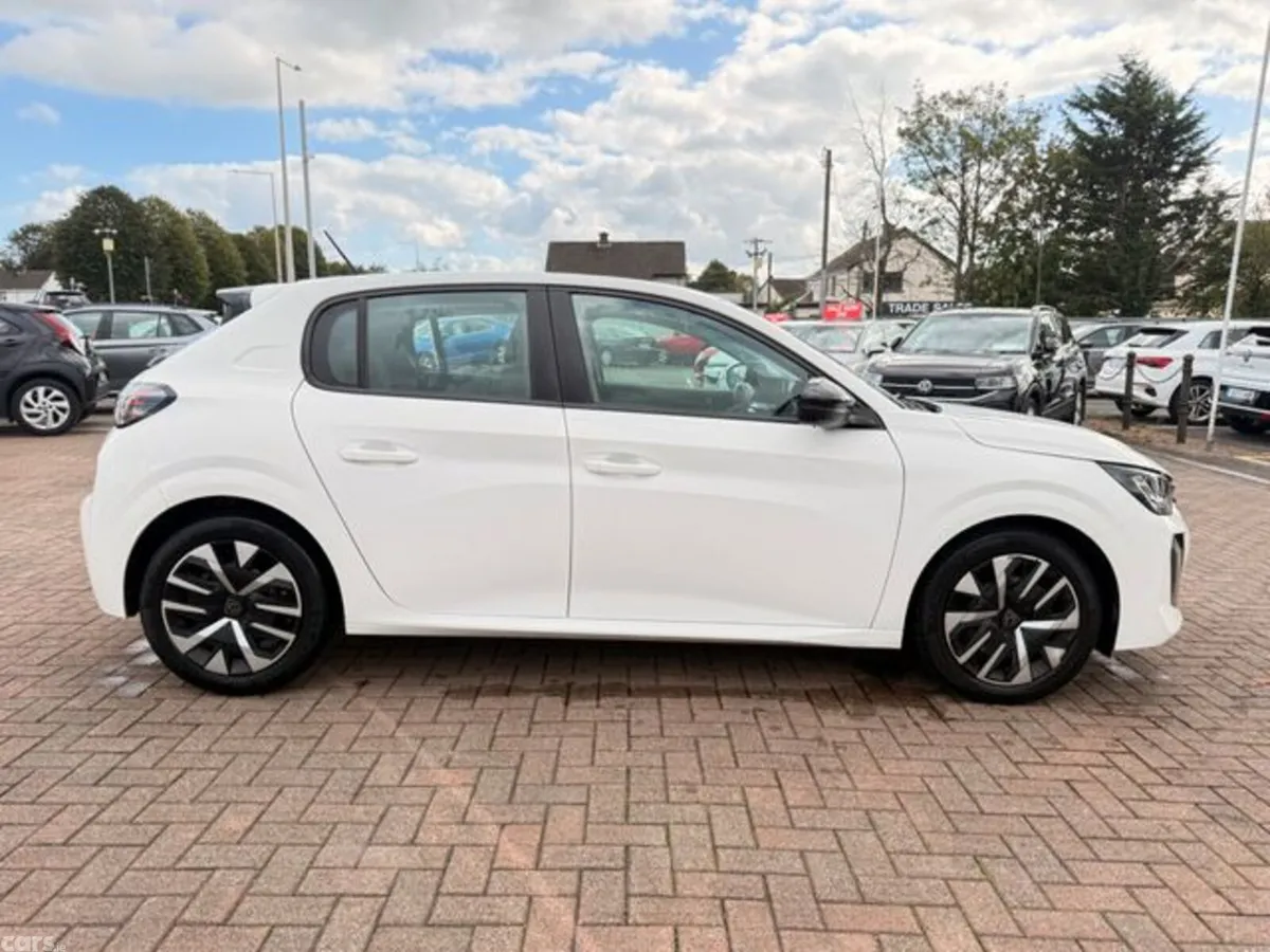 Peugeot 208 Hatchback, Petrol, 2024, White