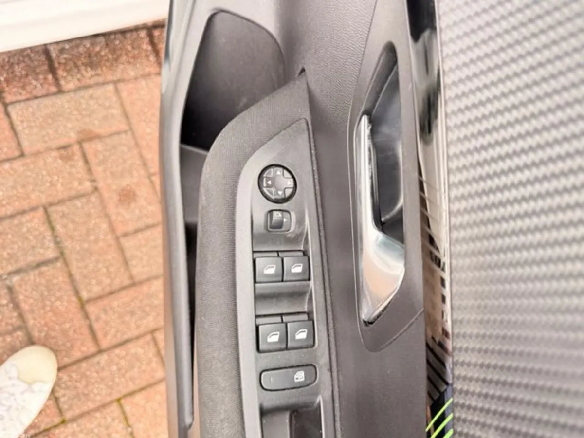 Peugeot 208 Hatchback, Petrol, 2024, White