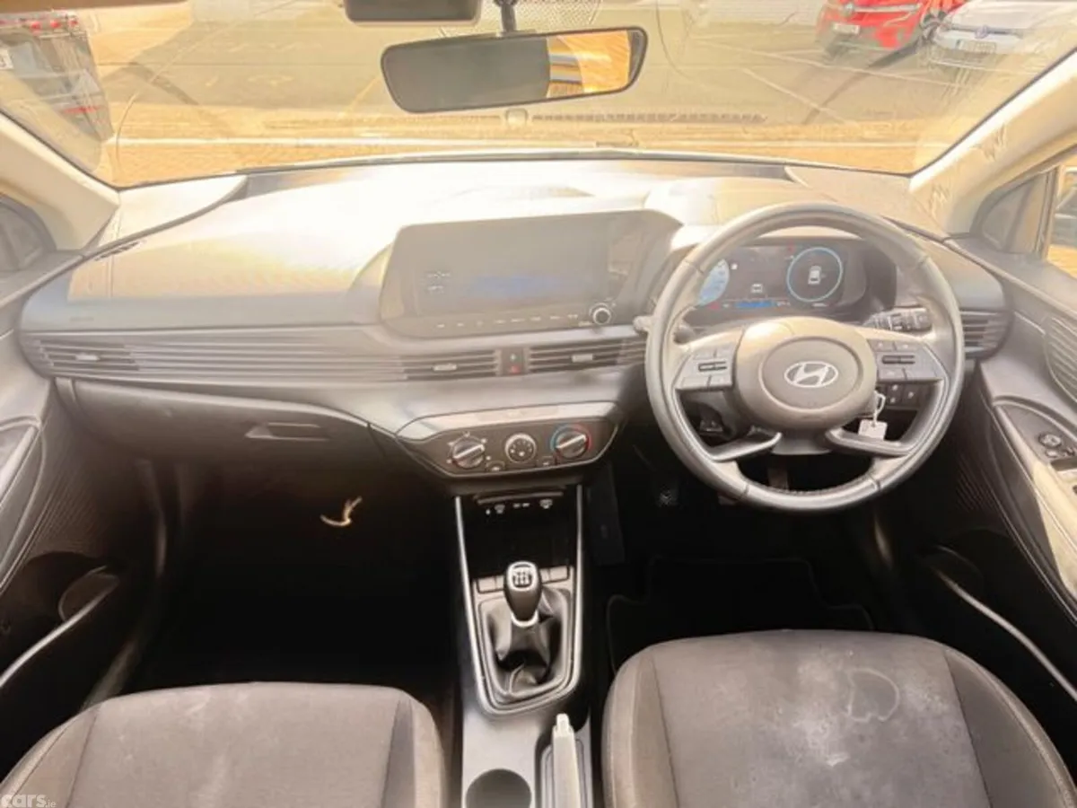 Hyundai i20 Hatchback, Petrol, 2024, White