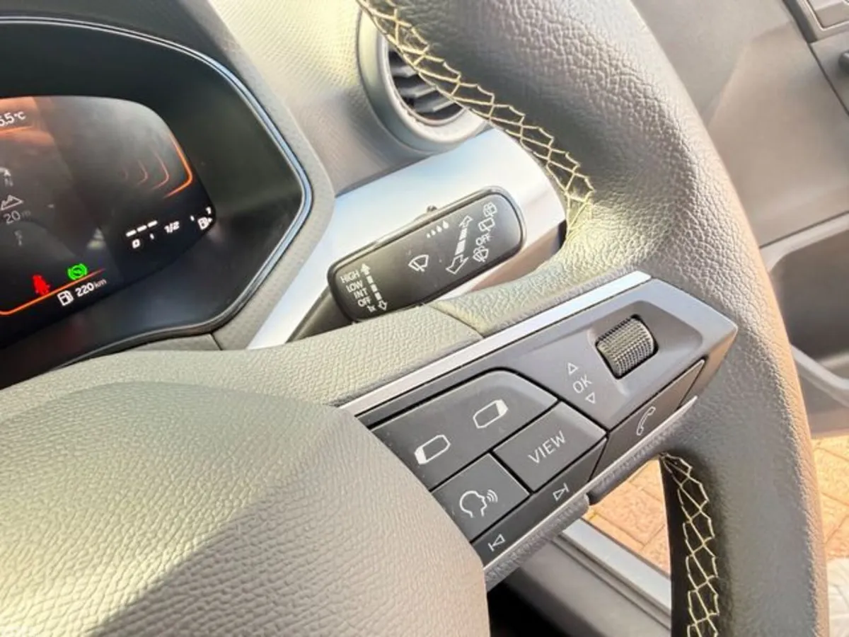 SEAT Arona Hatchback, Petrol, 2024, Grey
