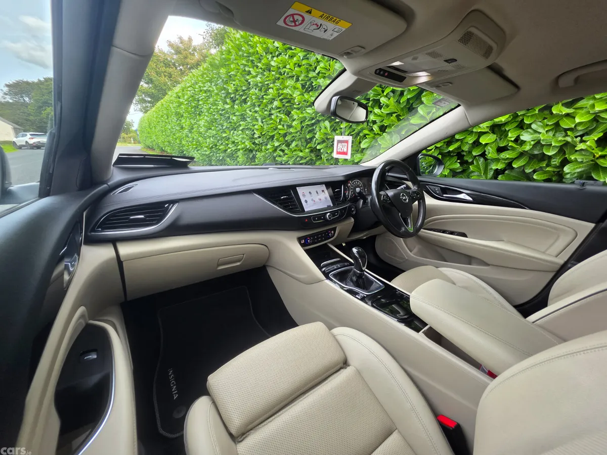 Opel Insignia Hatchback, Diesel, 2018, Black