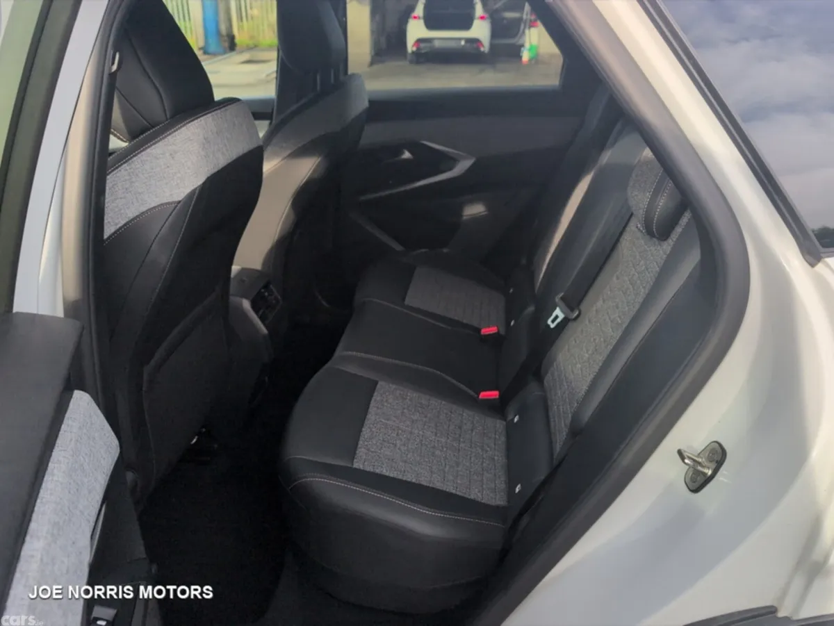 Peugeot 3008 SUV, Petrol Hybrid, 2026, White