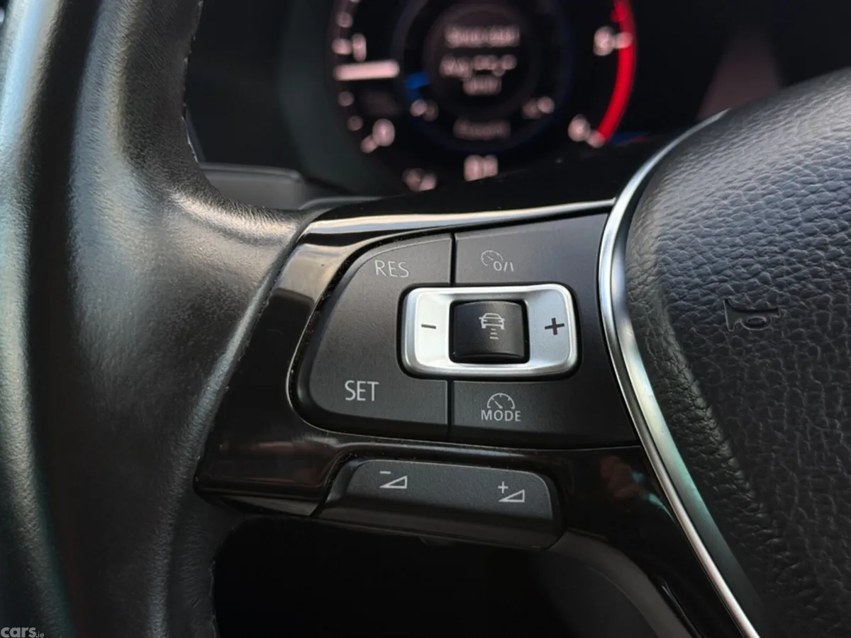 Volkswagen Passat Estate, Diesel, 2018, Blue