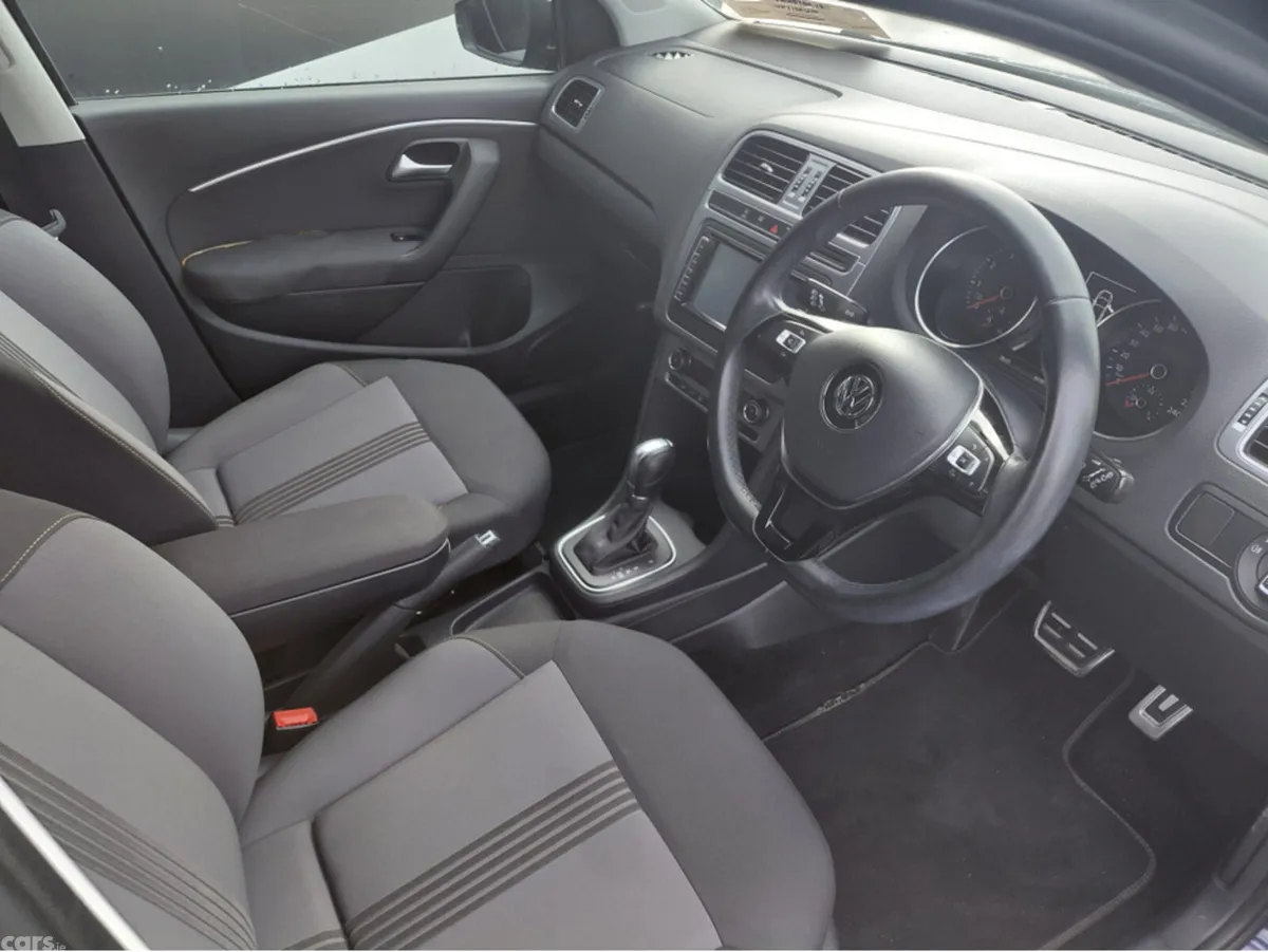 Volkswagen Polo Hatchback, Petrol, 2016, Blue