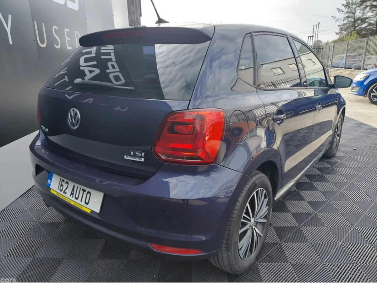 Volkswagen Polo Hatchback, Petrol, 2016, Blue