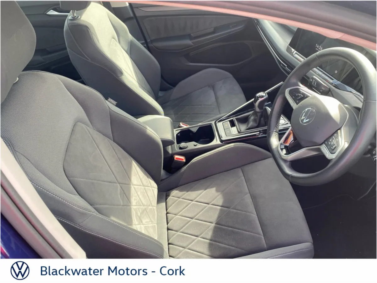 Volkswagen Golf Estate, Petrol, 2023, Blue