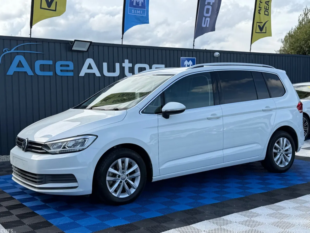 Volkswagen Touran MPV, Diesel, 2019, White