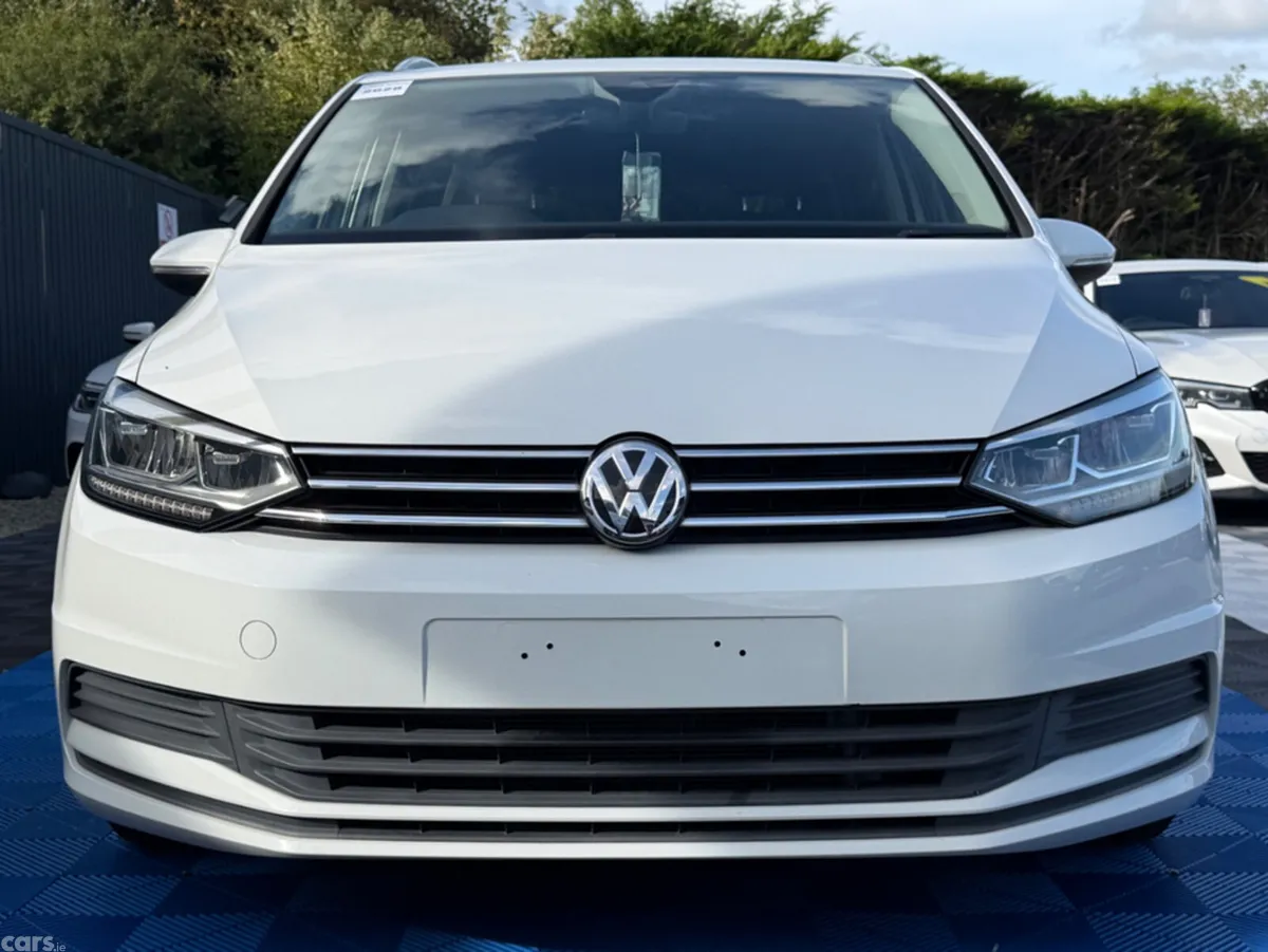 Volkswagen Touran MPV, Diesel, 2019, White