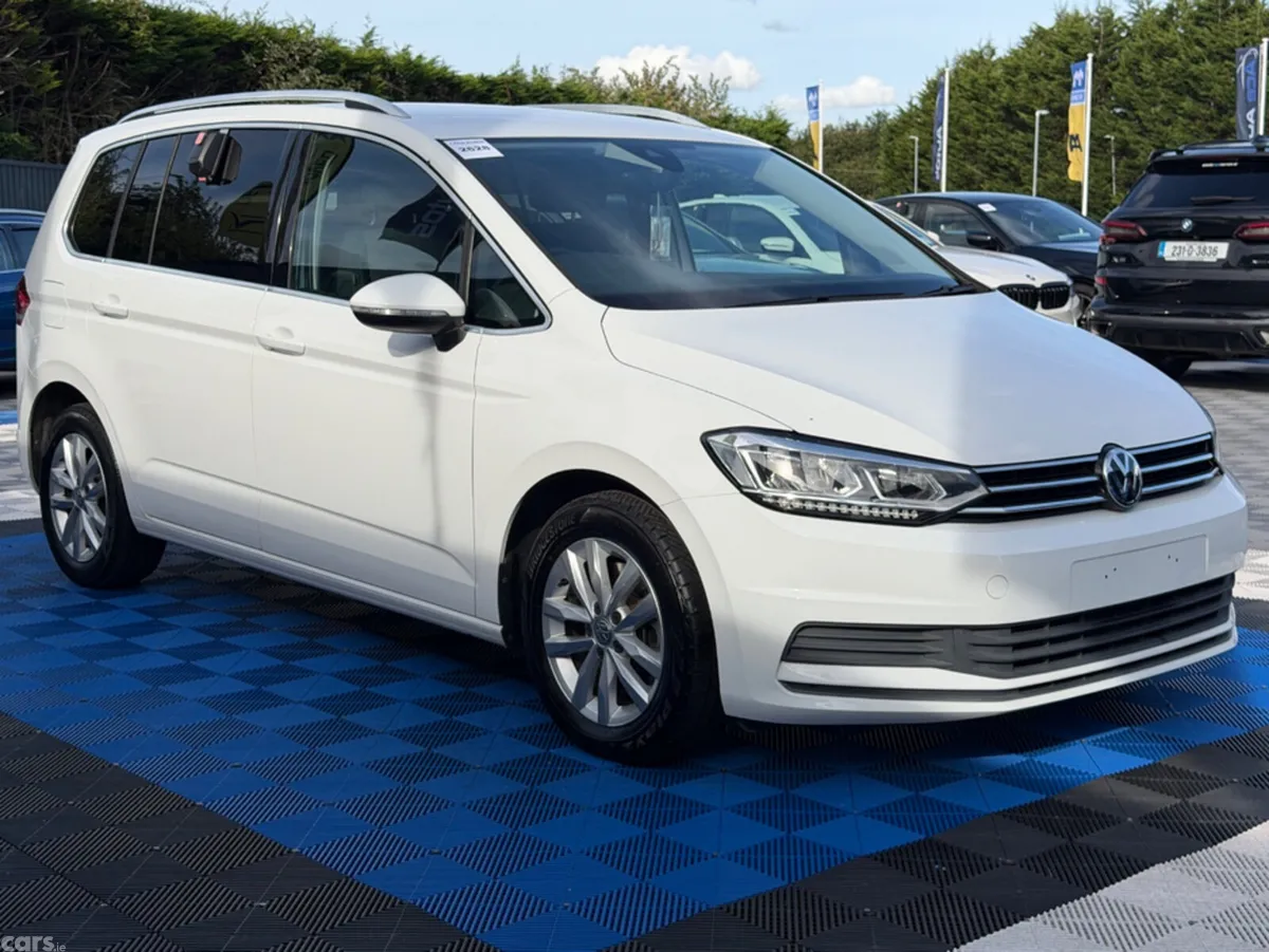 Volkswagen Touran MPV, Diesel, 2019, White