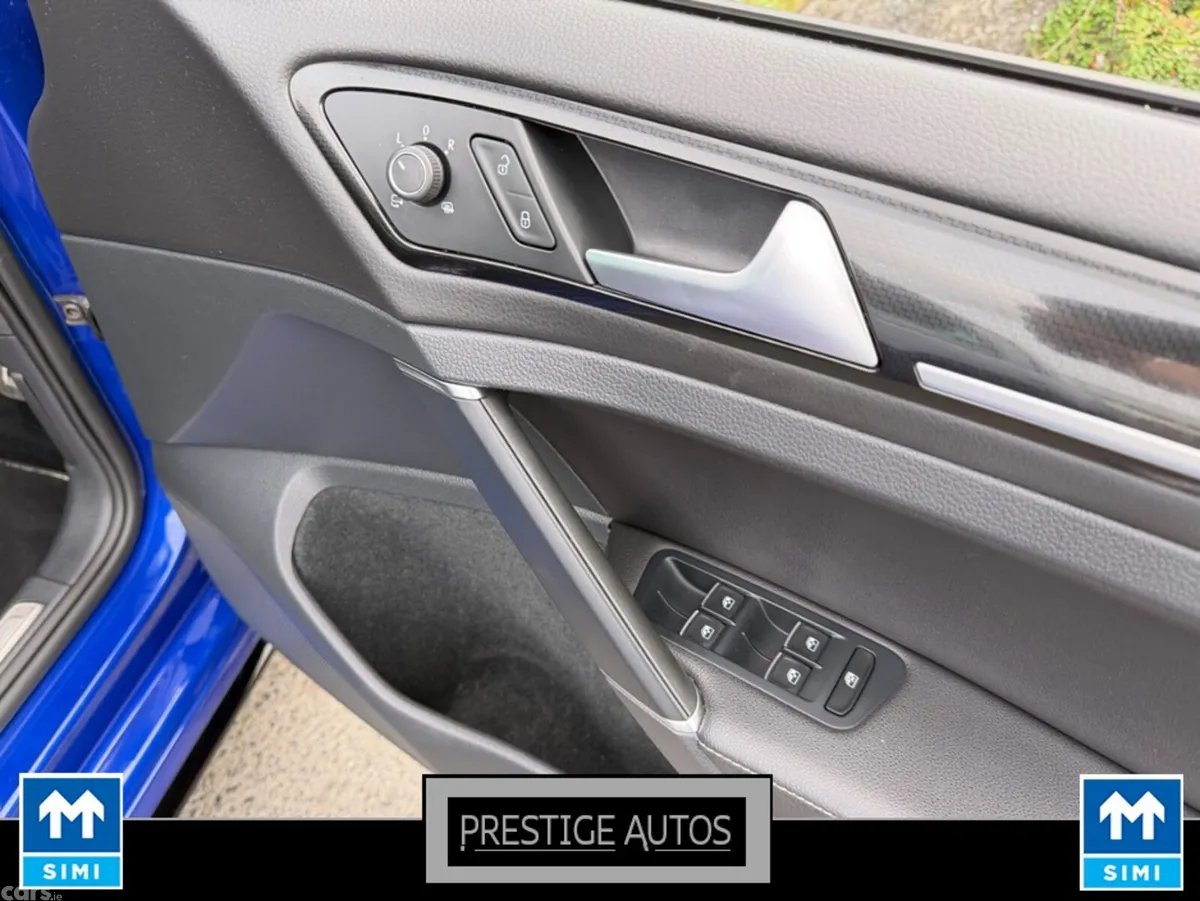 Volkswagen Golf Hatchback, Petrol, 2017, Blue