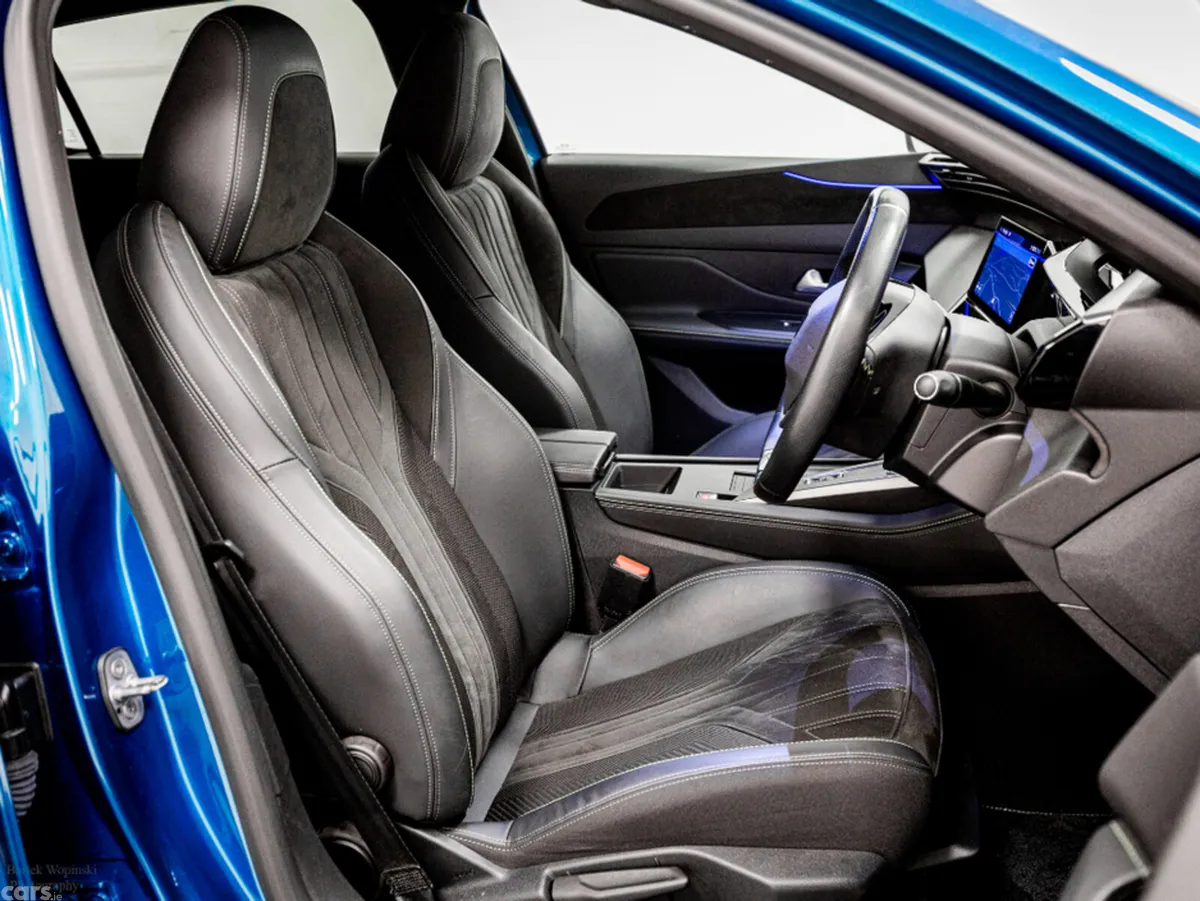 Peugeot 308 Hatchback, Electric, 2024, Blue