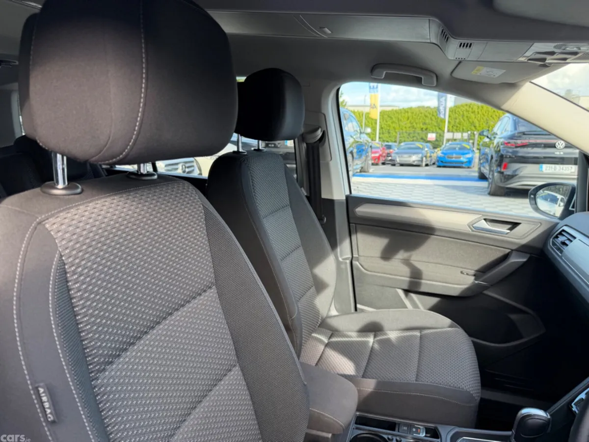 Volkswagen Touran MPV, Diesel, 2019, White