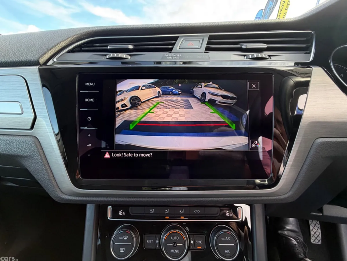 Volkswagen Touran MPV, Diesel, 2019, White