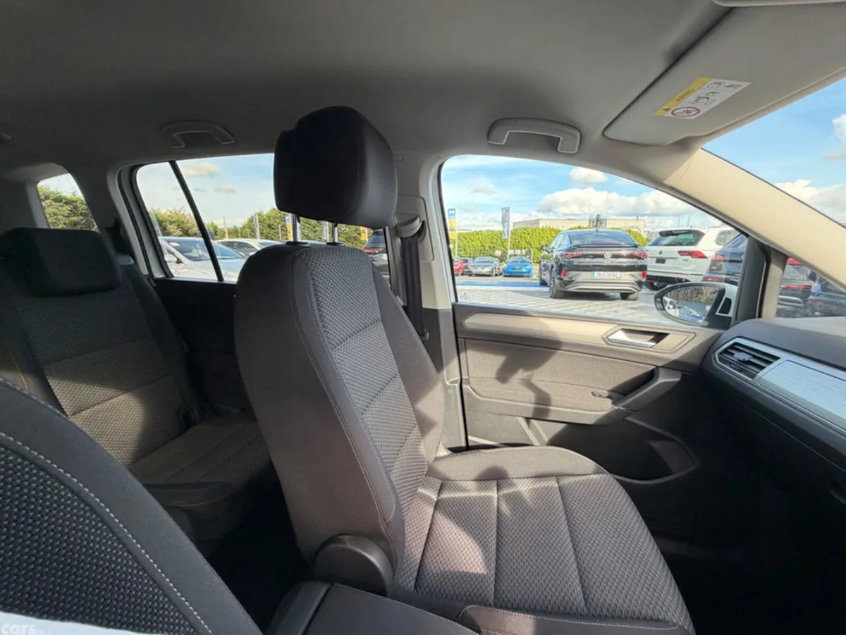 Volkswagen Touran MPV, Diesel, 2019, White