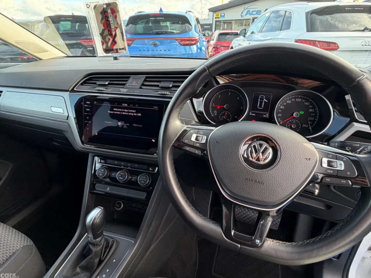Volkswagen Touran MPV, Diesel, 2019, White