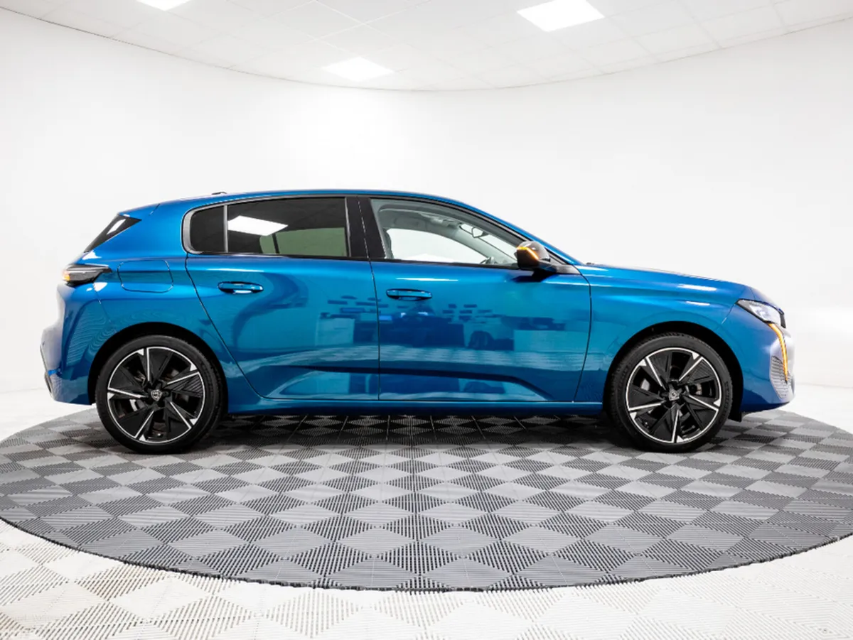 Peugeot 308 Hatchback, Electric, 2024, Blue