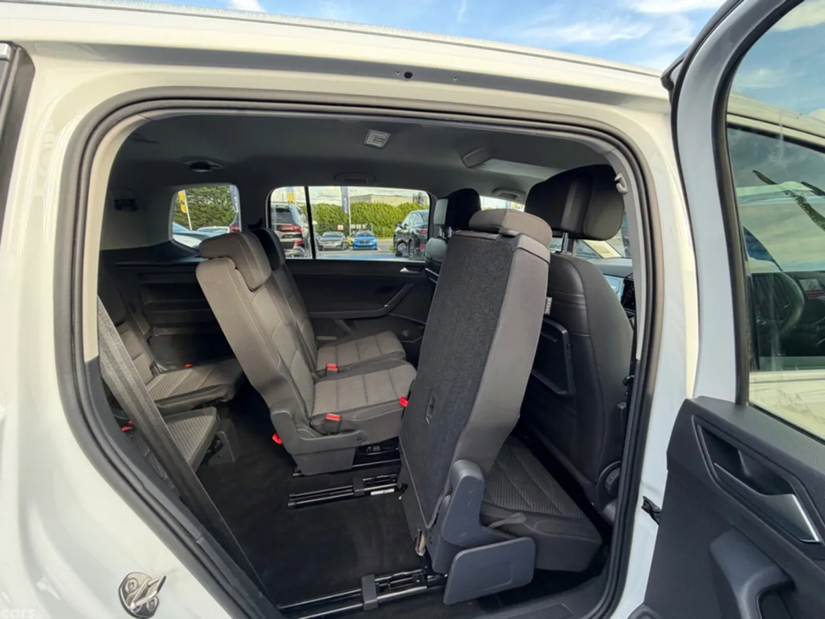 Volkswagen Touran MPV, Diesel, 2019, White