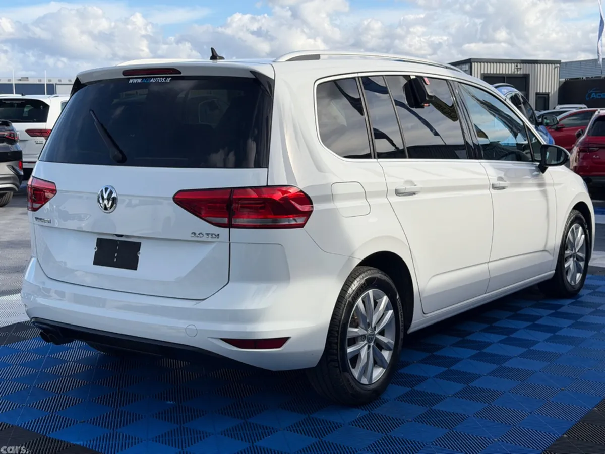 Volkswagen Touran MPV, Diesel, 2019, White