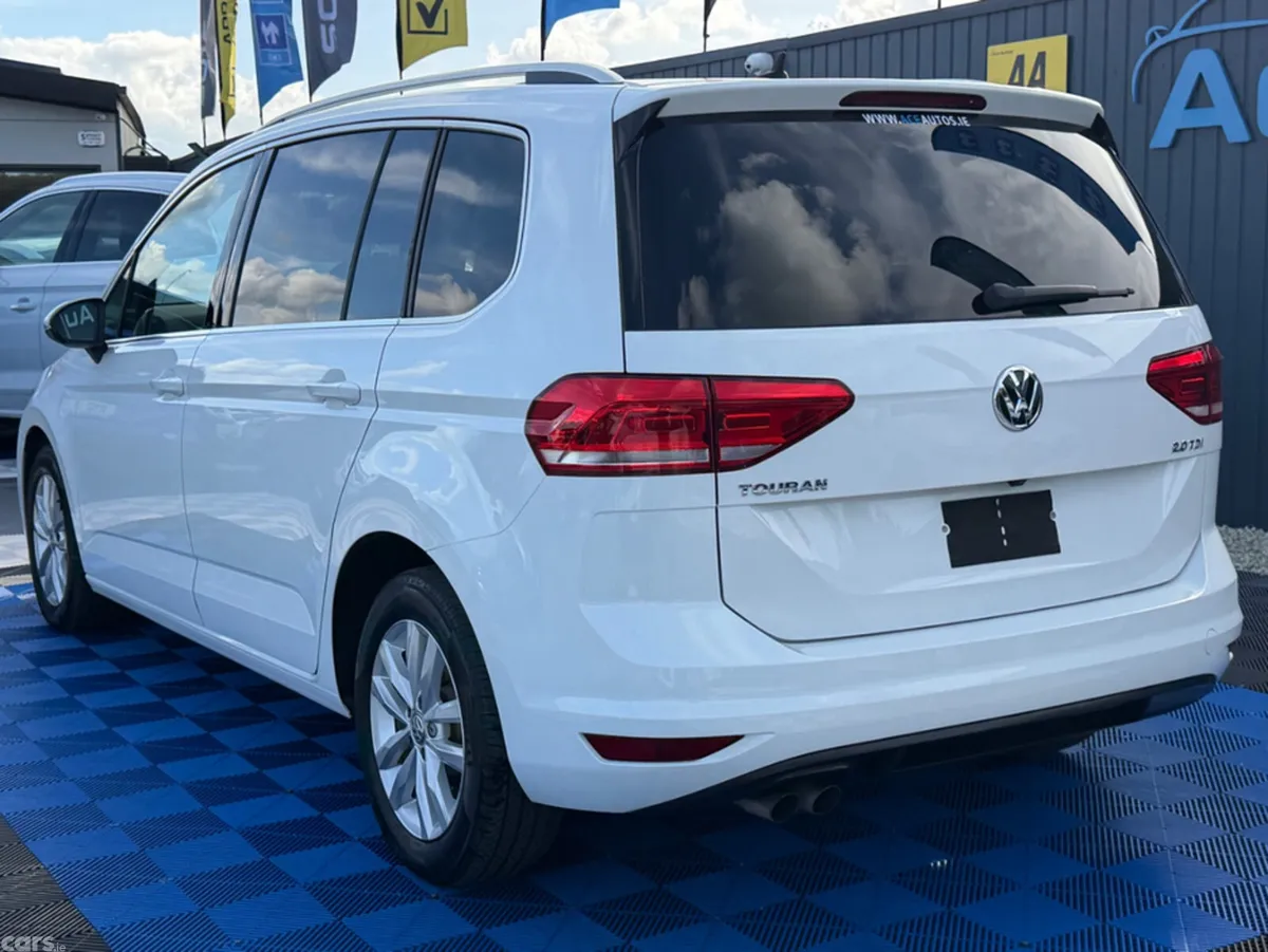 Volkswagen Touran MPV, Diesel, 2019, White