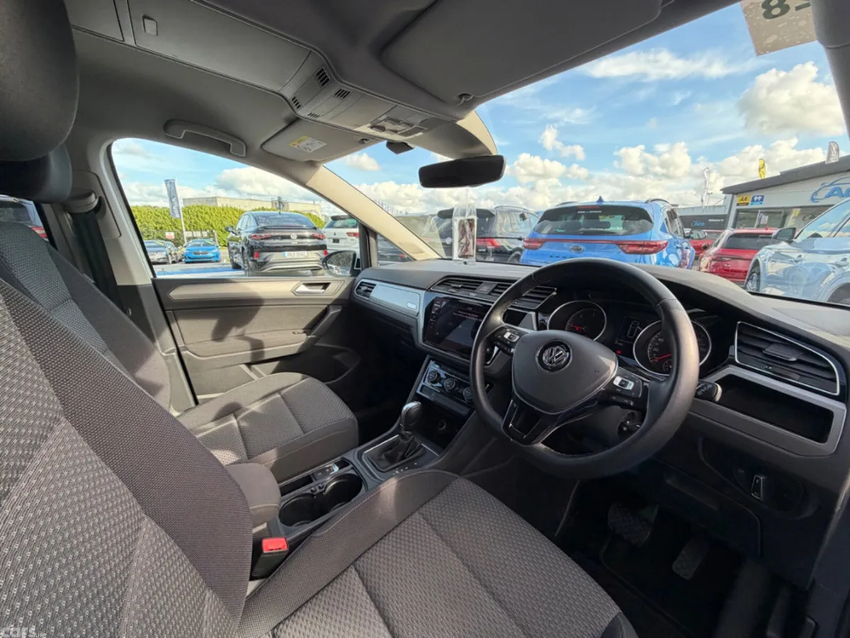 Volkswagen Touran MPV, Diesel, 2019, White