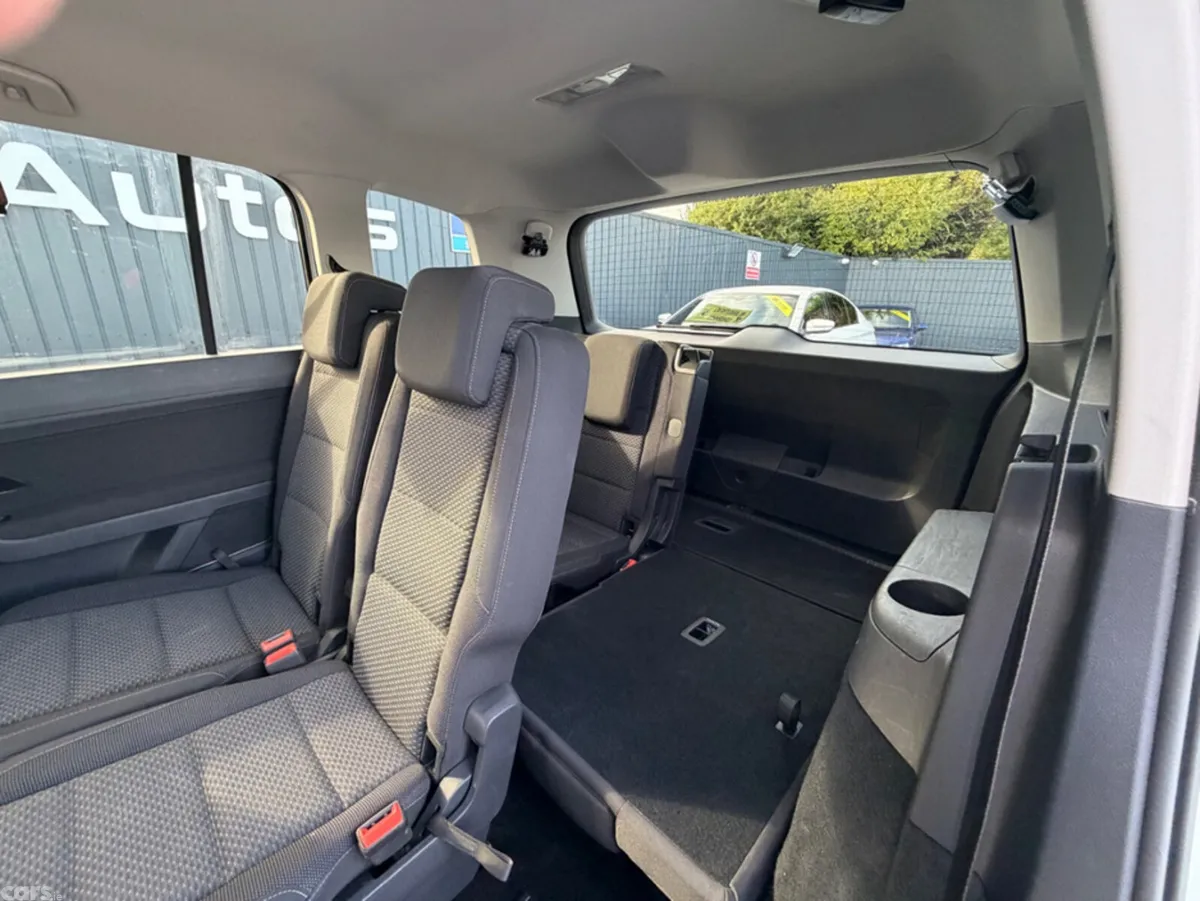 Volkswagen Touran MPV, Diesel, 2019, White