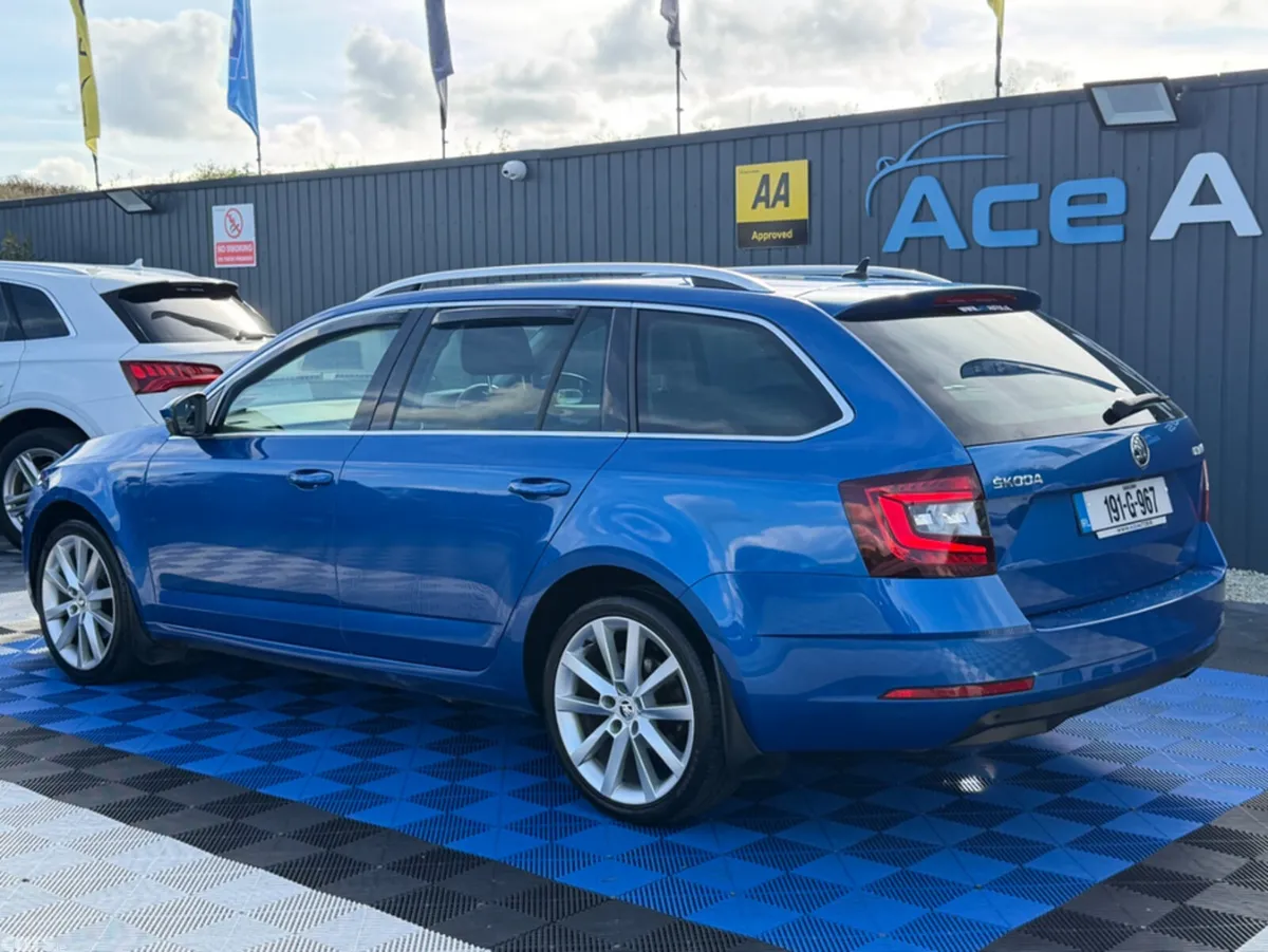 Skoda Octavia Estate, Diesel, 2019, Blue