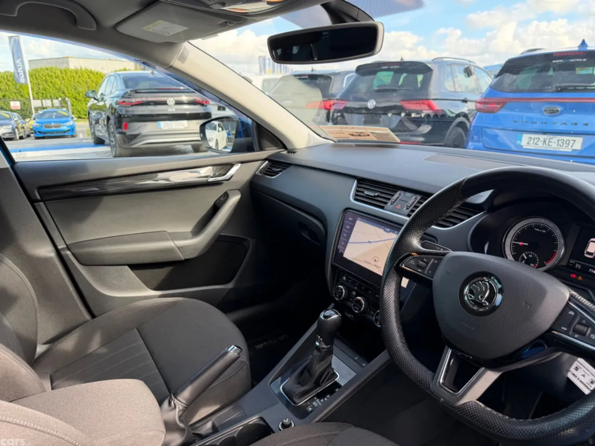 Skoda Octavia Estate, Diesel, 2019, Blue