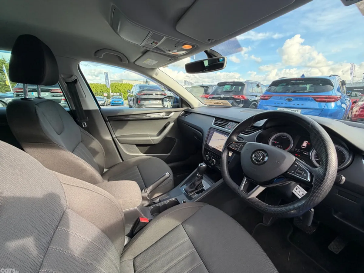 Skoda Octavia Estate, Diesel, 2019, Blue