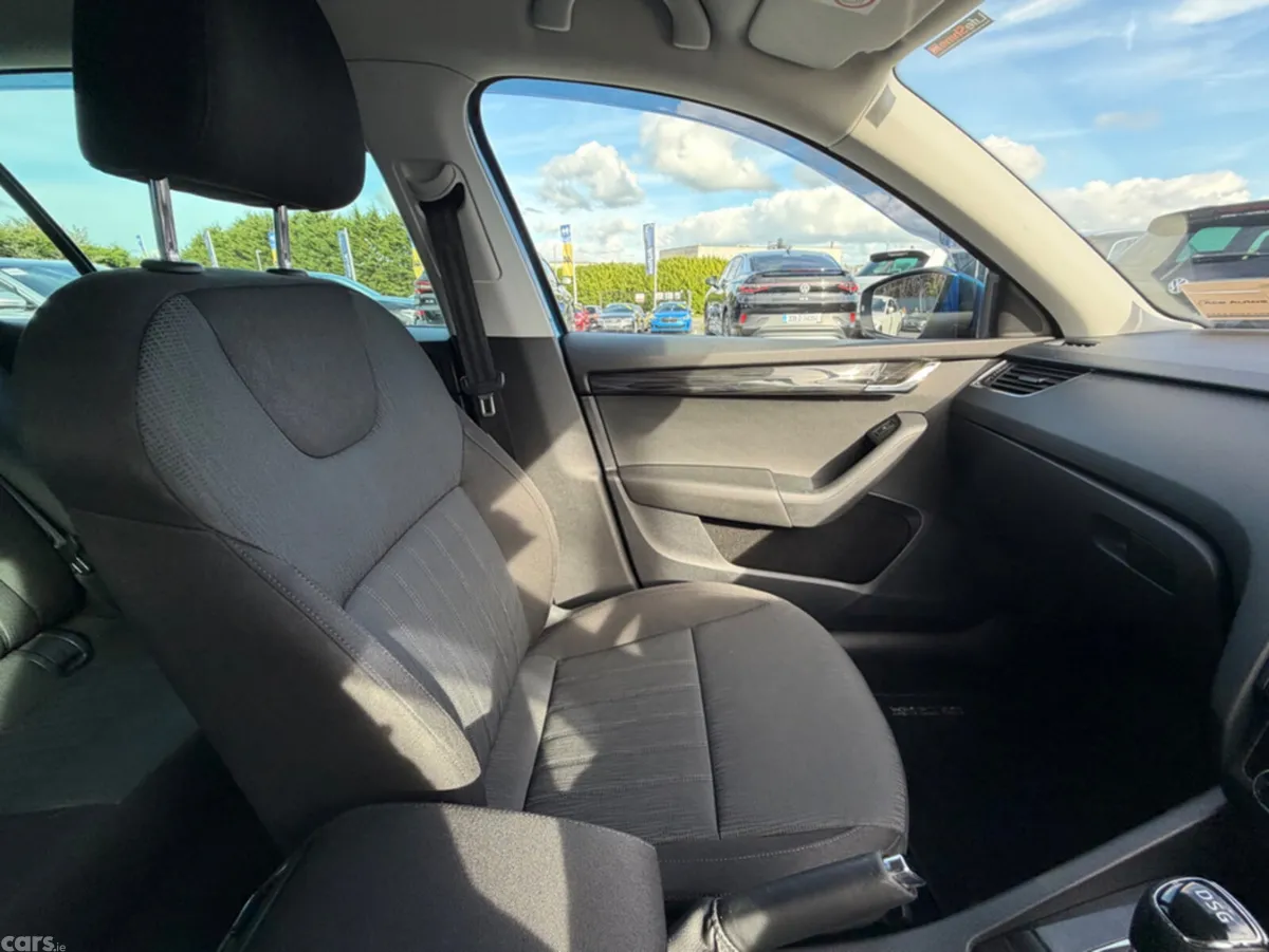 Skoda Octavia Estate, Diesel, 2019, Blue