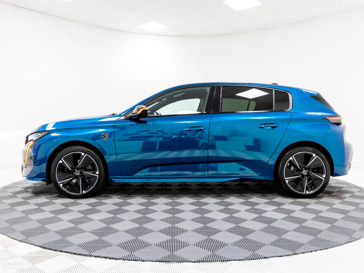 Peugeot 308 Hatchback, Electric, 2024, Blue