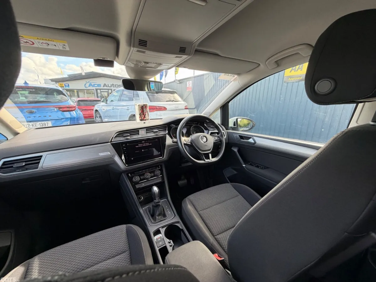 Volkswagen Touran MPV, Diesel, 2019, White