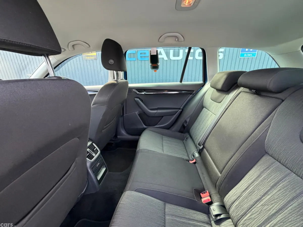 Skoda Octavia Estate, Diesel, 2019, Blue