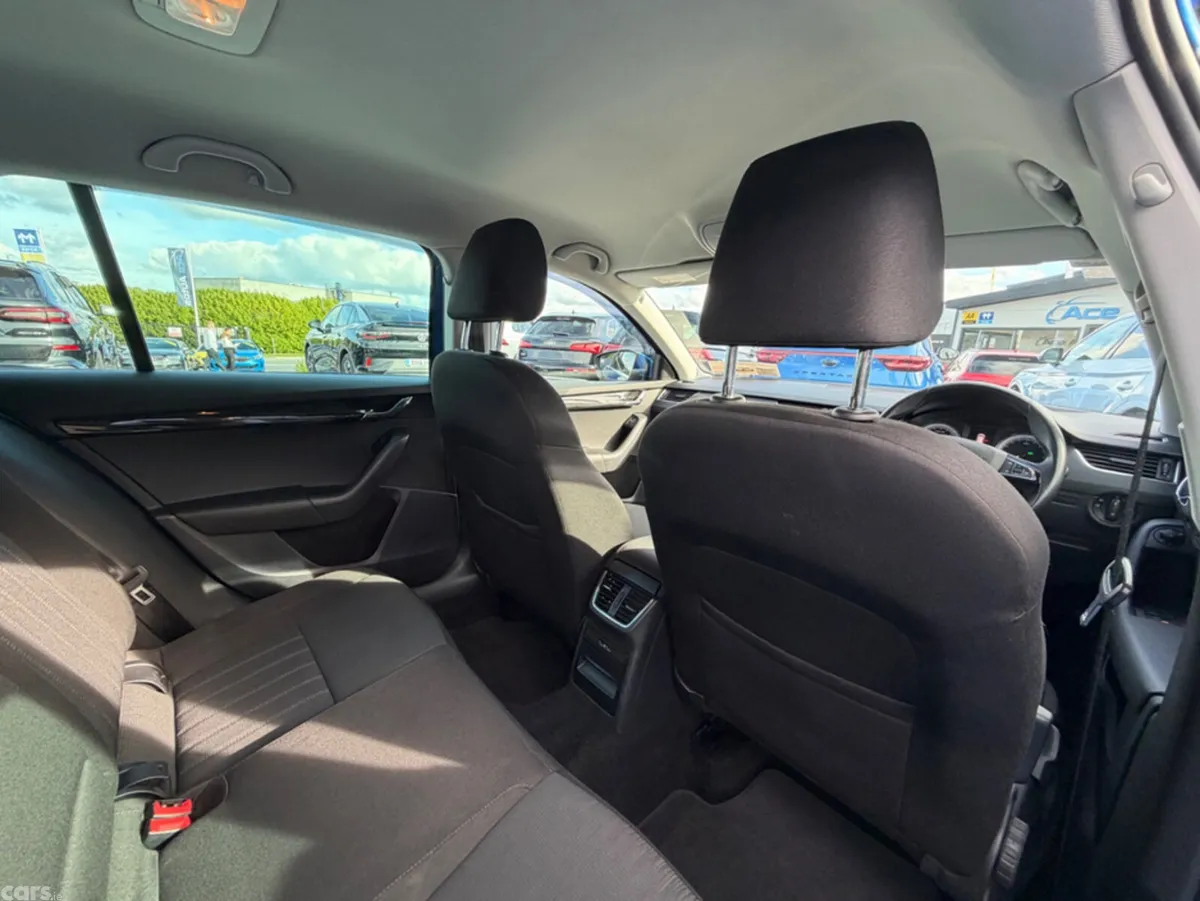 Skoda Octavia Estate, Diesel, 2019, Blue