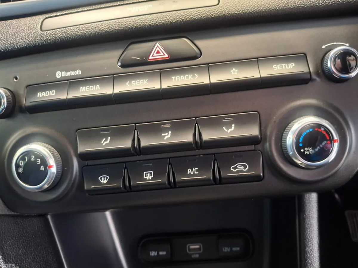 Kia Sportage MPV, Diesel Hybrid, 2021, White