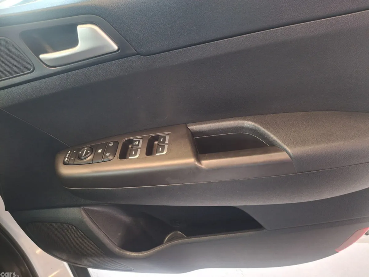 Kia Sportage MPV, Diesel Hybrid, 2021, White
