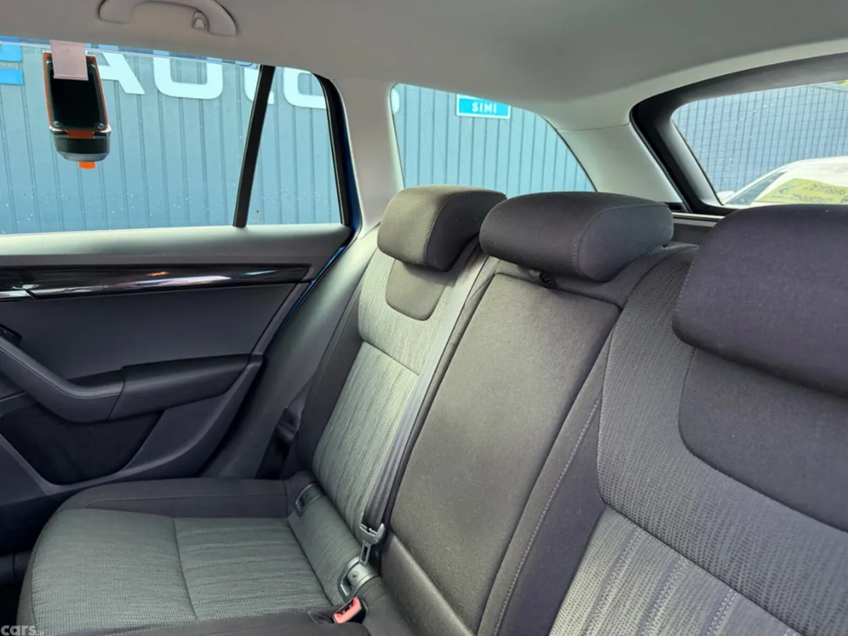 Skoda Octavia Estate, Diesel, 2019, Blue