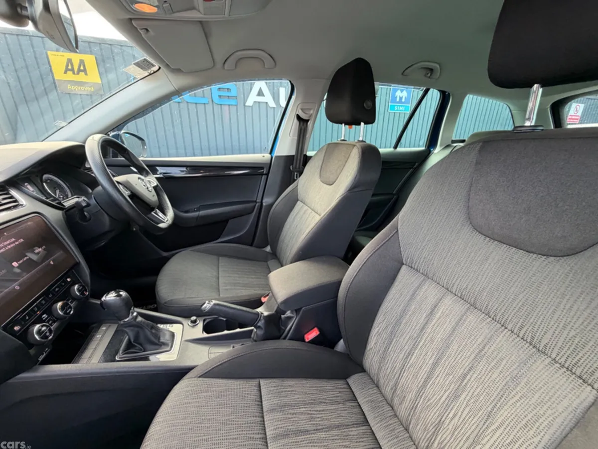 Skoda Octavia Estate, Diesel, 2019, Blue