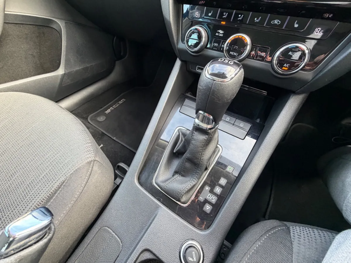 Skoda Octavia Estate, Diesel, 2019, Blue
