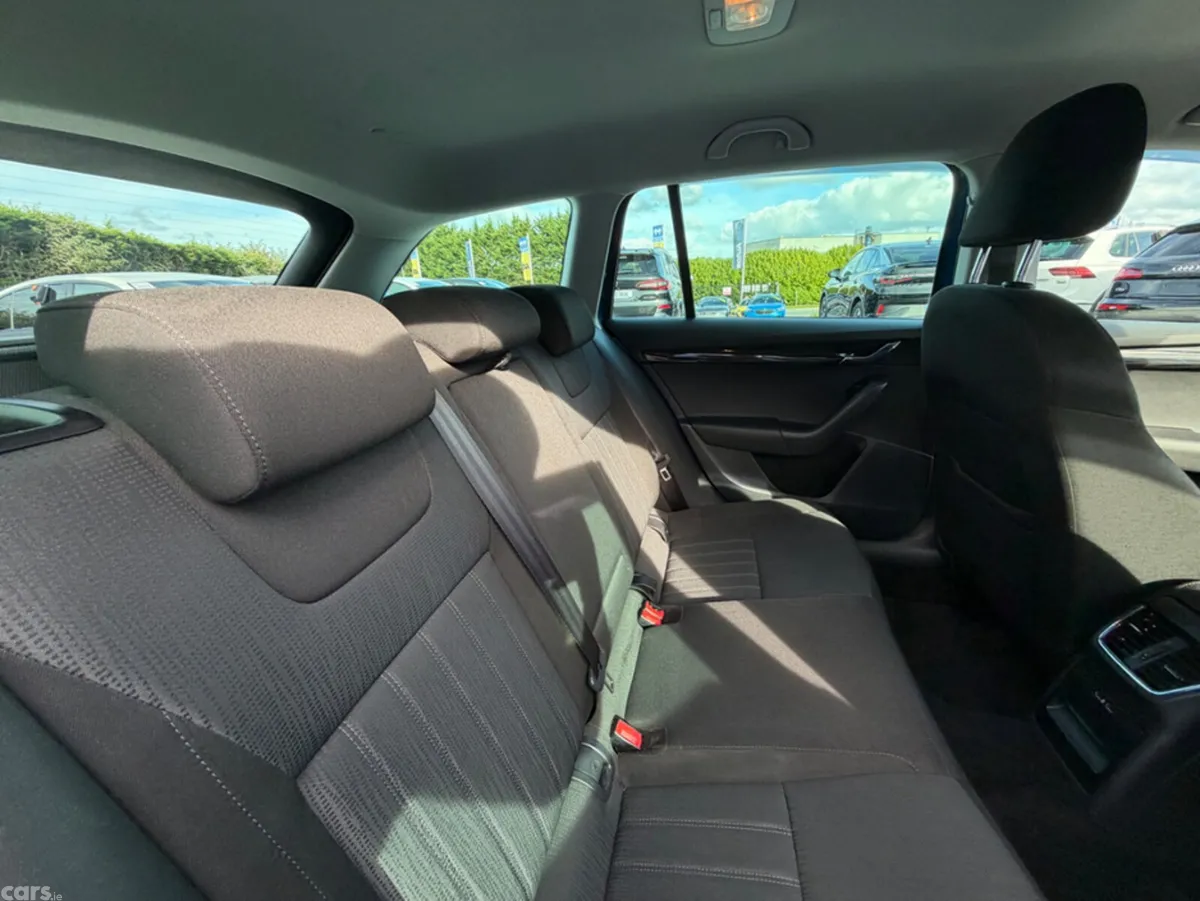 Skoda Octavia Estate, Diesel, 2019, Blue