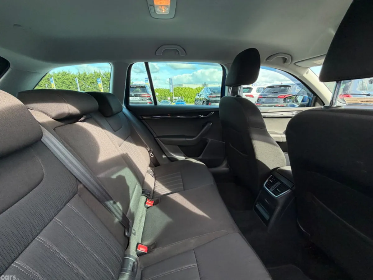 Skoda Octavia Estate, Diesel, 2019, Blue