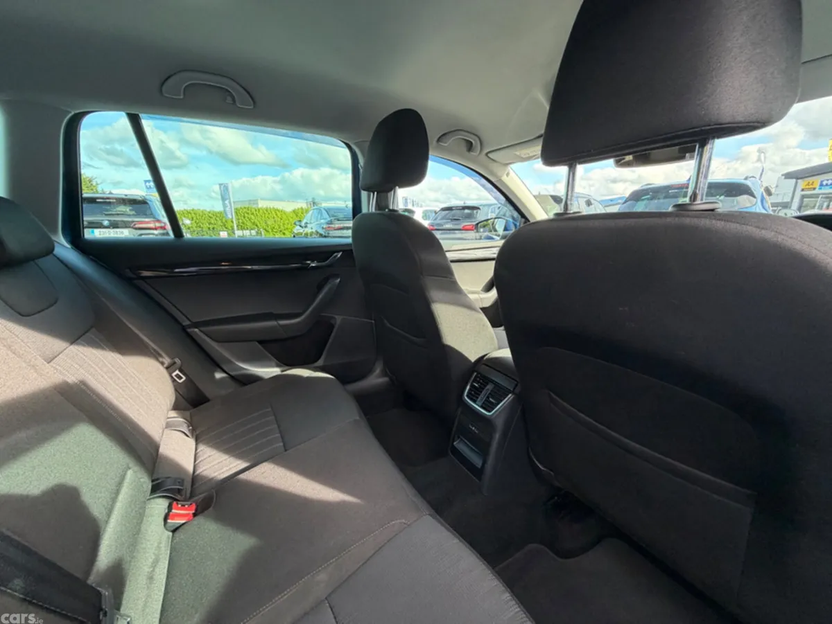 Skoda Octavia Estate, Diesel, 2019, Blue